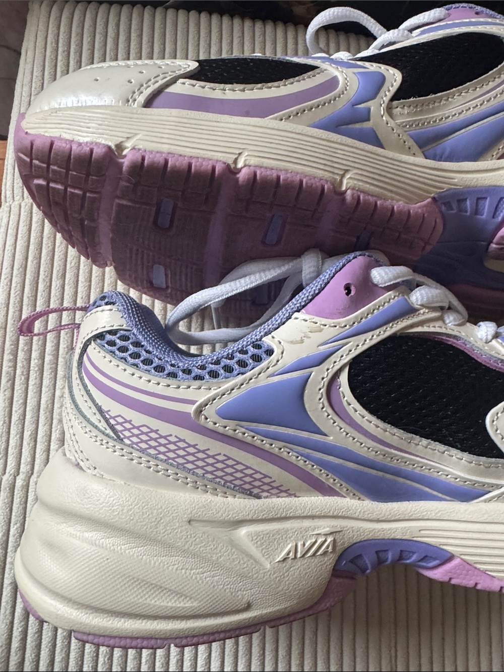 Avia 5000 Running Sneakers in Black, Lavender & White - Picture 5 of 10